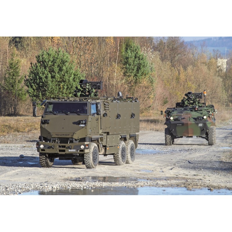 Carte postale : GMTF et char de commandement 6x6