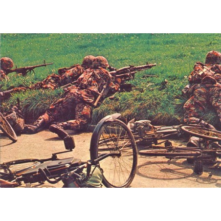 Carte postale : Cycliste en position