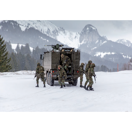 Postkarte: Gepanzertes Mannschaftstransportfahrzeug